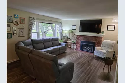 11904 W Oakwood Drive, Franklin, WI 53132 - Photo 5