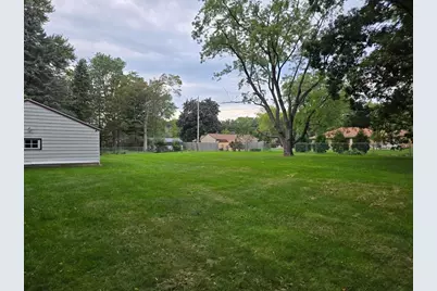 11904 W Oakwood Drive, Franklin, WI 53132 - Photo 17