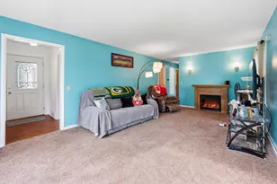 354 Maloney Dr, Fitchburg, WI 53713 - Photo 3