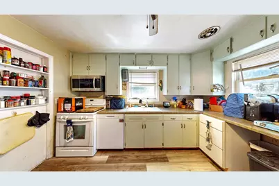 1227 E Memorial Drive, Janesville, WI 53545 - Photo 3