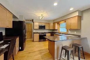 100 Canterbury Ct, Waunakee, WI 53597 - Photo 5
