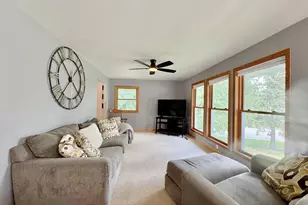 100 Canterbury Ct, Waunakee, WI 53597 - Photo 3