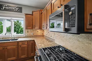 2022 Foggy Mountain Pass, Waunakee, WI 53597 - Photo 29