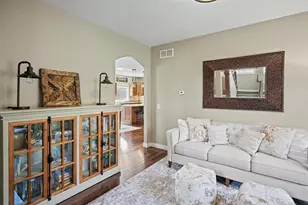 2022 Foggy Mountain Pass, Waunakee, WI 53597 - Photo 9