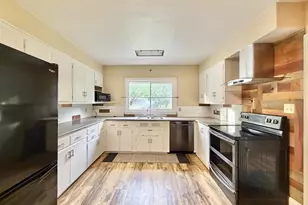 2221 E Ridge Rd, Beloit, WI 53511 - Photo 5