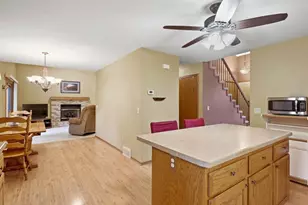 2 Cottonwood Cir, Madison, WI 53704 - Photo 27