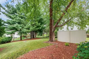 2 Cottonwood Cir, Madison, WI 53704 - Photo 13