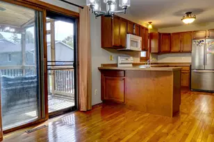 3205 Clove Dr, Madison, WI 53704 - Photo 9