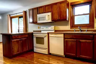 3205 Clove Dr, Madison, WI 53704 - Photo 11
