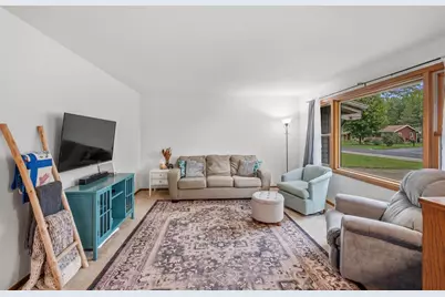 409 Hyland Drive, Stoughton, WI 53589 - Photo 11