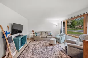 409 Hyland Dr, Stoughton, WI 53589 - Photo 11
