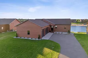 W5764 Brook Trout Ct, New Lisbon, WI 53950 - Photo 7