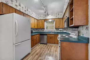 4121 Mineral Point Rd, Madison, WI 53705 - Photo 9