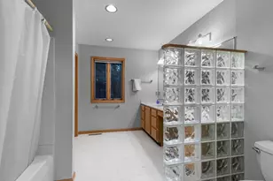 4121 Mineral Point Rd, Madison, WI 53705 - Photo 19