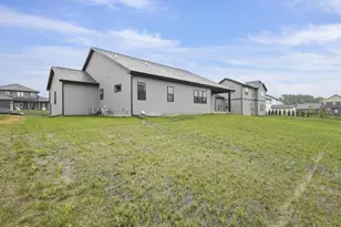 260 Hawks View Dr, Edgerton, WI 53534 - Photo 5