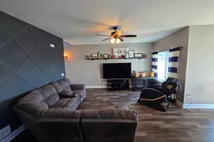 1843 Park View Dr, Baraboo, WI 53913 - Photo 3