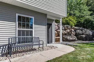 519 Vine St, Baraboo, WI 53913 - Photo 5