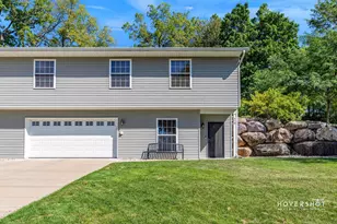 519 Vine St, Baraboo, WI 53913 - Photo 3
