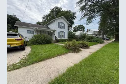 864 Glen Street, Janesville, WI 53545 - Photo 1