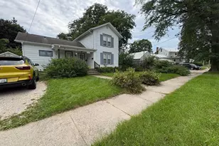 864 Glen St, Janesville, WI 53545 - Photo 1