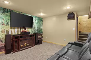 909 E Milwaukee St, Argyle, WI 53504 - Photo 25