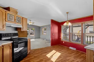 5 Beechwood Dr, Sheboygan, WI 53081 - Photo 9