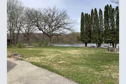 9697 N Blackhawk Drive, Edgerton, WI 53534 - Photo 7