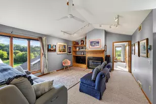 3129 Keith Bridge Cir, Mount Horeb, WI 53572 - Photo 5