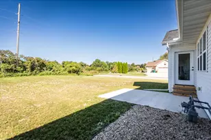 1127 Parkview St, Cottage Grove, WI 53527 - Photo 3