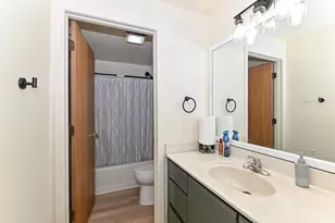 718 W Grange Ave, Milwaukee, WI 53221 - Photo 25