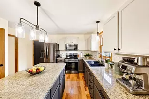7126 Timberwood Dr, Madison, WI 53719 - Photo 9