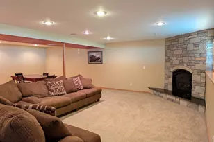 802 Chickadee Dr, Cambridge, WI 53523 - Photo 37