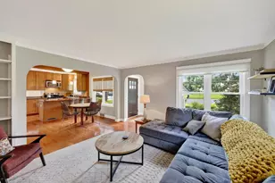 186 Hillcrest Cir, Sun Prairie, WI 53590 - Photo 5