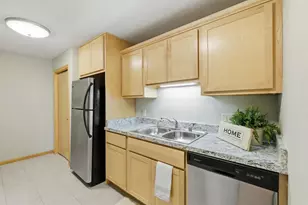 8206 Starr Grass Dr, Madison, WI 53719 - Photo 5
