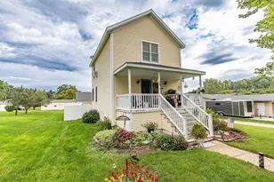 59 7th St, Mineral Point, WI 53565 - Photo 3