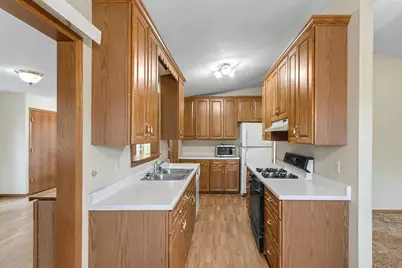 S9612 Center Street, Prairie Du Sac, WI 53578 - Photo 15