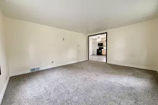 209 S Ohio St, Prairie Du Chien, WI 53821 - Photo 5