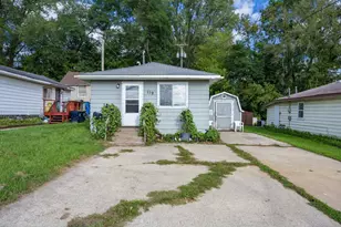 119 Beach St, Mauston, WI 53948 - Photo 1