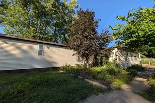 38005 Hwy 18 St, Prairie Du Chien, WI 53821 - Photo 3