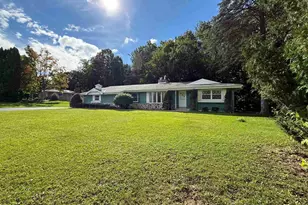 N93W25235 Crestwood Dr, Sussex, WI 53089 - Photo 1
