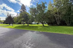 N93W25235 Crestwood Dr, Sussex, WI 53089 - Photo 3