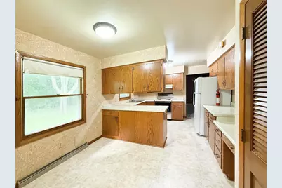 N93W25235 Crestwood Drive, Sussex, WI 53089 - Photo 7