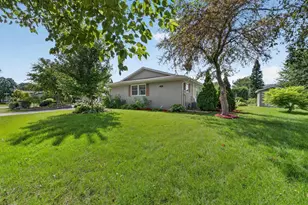 323 Santa Fe Trail, Waunakee, WI 53597 - Photo 37