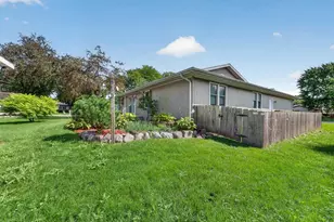 323 Santa Fe Trail, Waunakee, WI 53597 - Photo 33