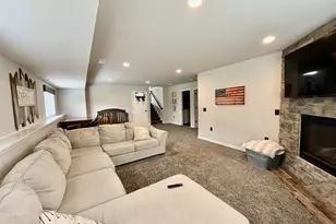 114 Clover Ln, Janesville, WI 53548 - Photo 33