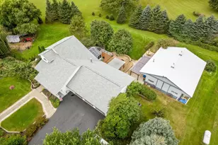 10413 N Harold Dr, Brooklyn, WI 53536 - Photo 83