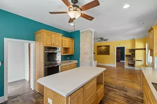 821 Ash St, Baraboo, WI 53913 - Photo 9