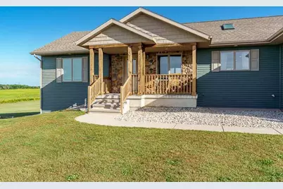 4401 W Spring Creek Road, Beloit, WI 53511 - Photo 11