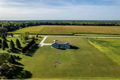4401 W Spring Creek Road, Beloit, WI 53511 - Photo 7