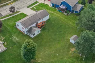 2217 Winfield Dr, Reedsburg, WI 53959 - Photo 11